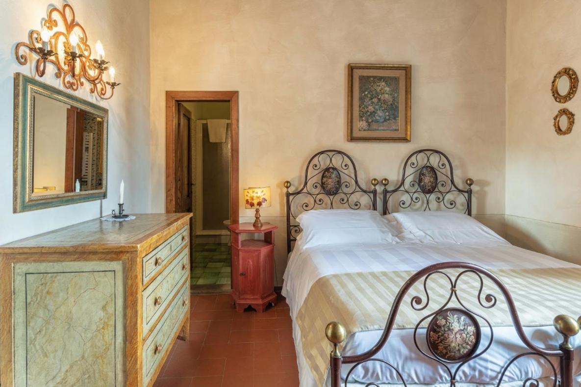 La Canonica Di Cortine Guest House Barberino Val d'Elsa Luaran gambar