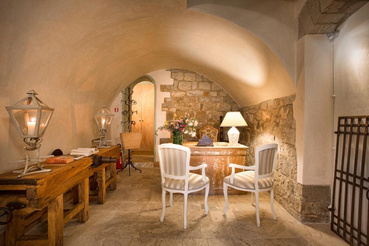 La Canonica Di Cortine Guest House Barberino Val d'Elsa Luaran gambar